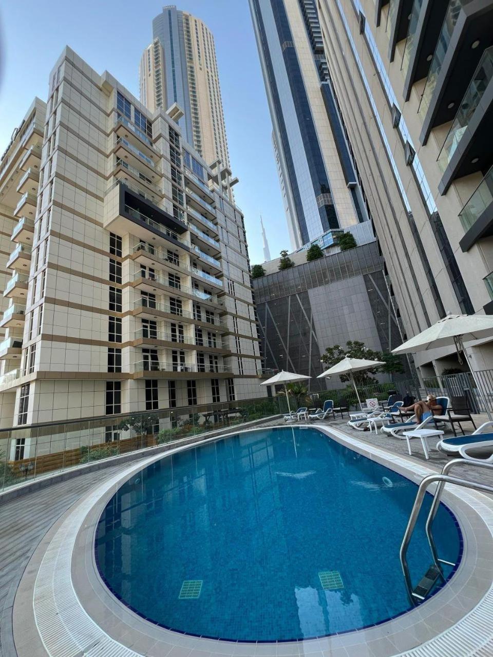 Downtown Holiday'S - 1 Min To Dubai Mall & Burj Khalifa Albergue Exterior foto